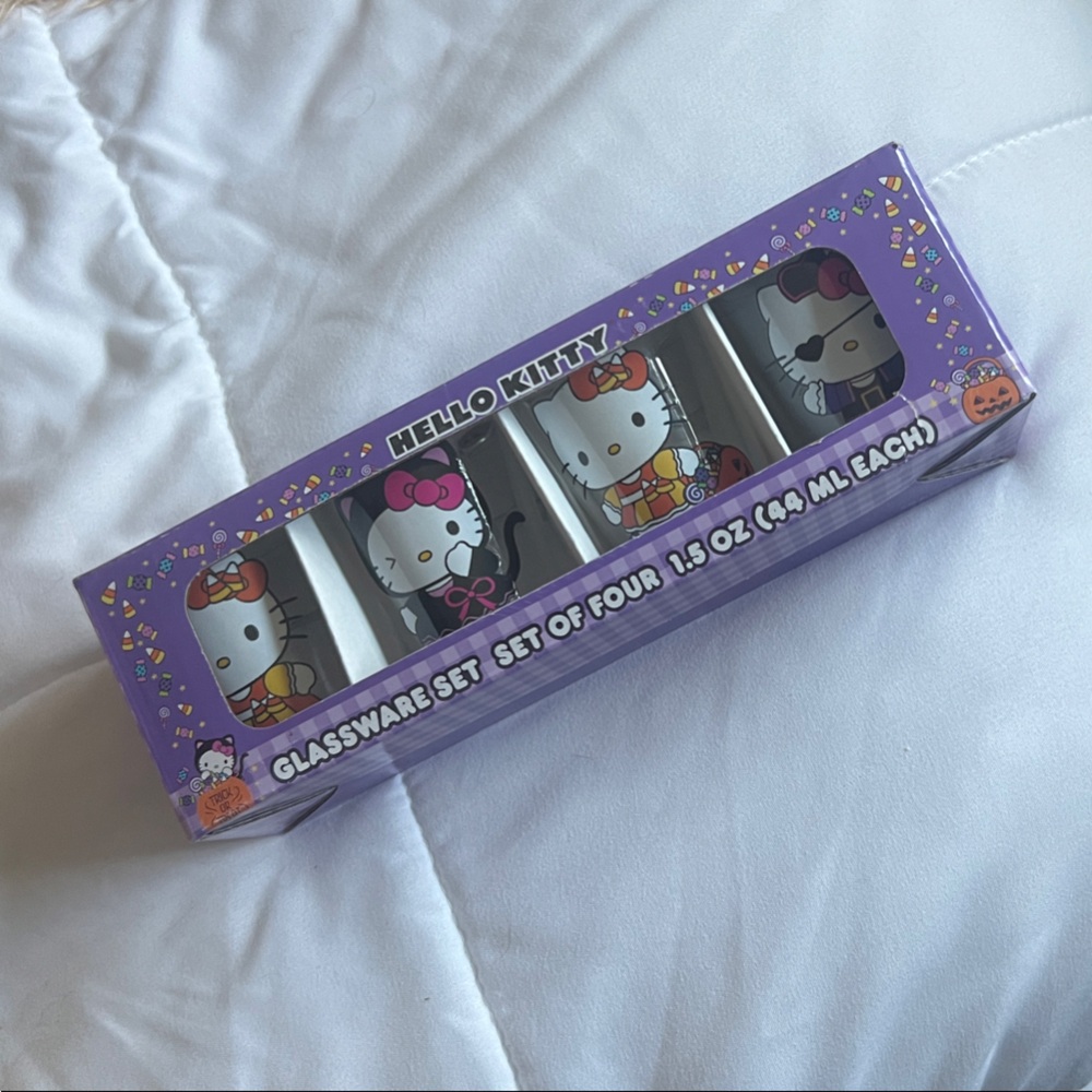Hello Kitty Purple Glassware Set